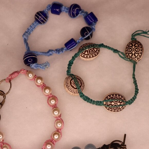 Set of 4 bracelets with glass beads and various colors great value pack - Picture 3 of 5